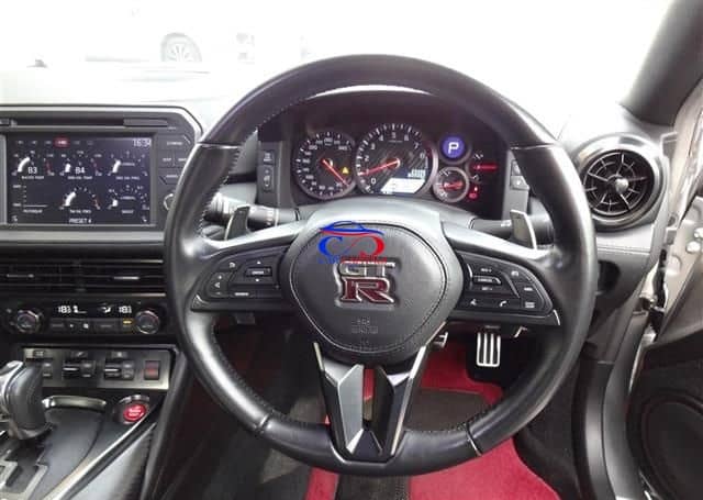 NISSAN GT-R