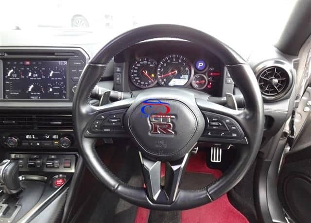NISSAN GT-R