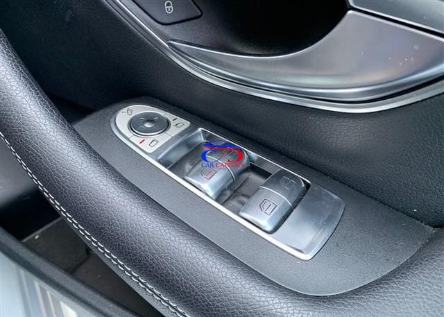 MERCEDES BENZ E-CLASS E200