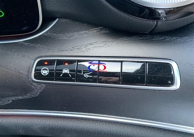 MERCEDES BENZ E-CLASS E200