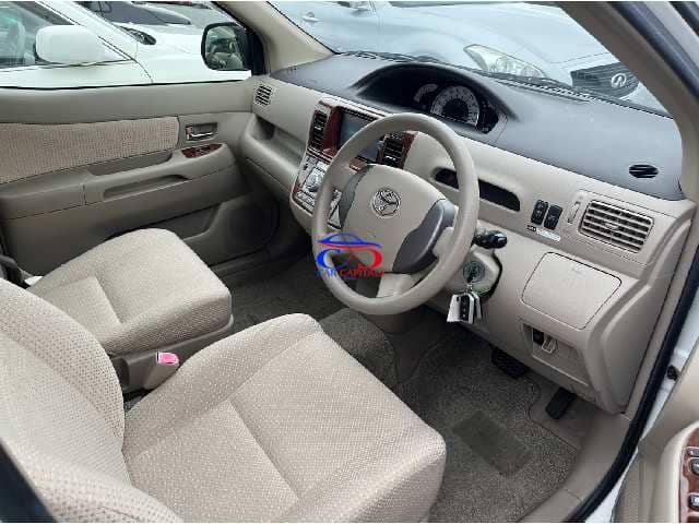 TOYOTA RAUM