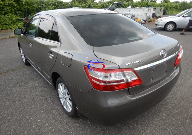 TOYOTA PREMIO 2010
