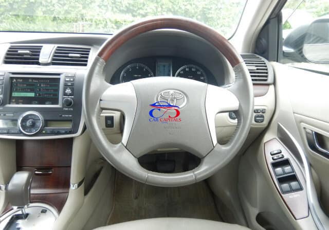 TOYOTA PREMIO 2010