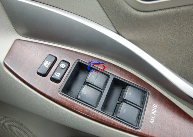 TOYOTA PREMIO 2010