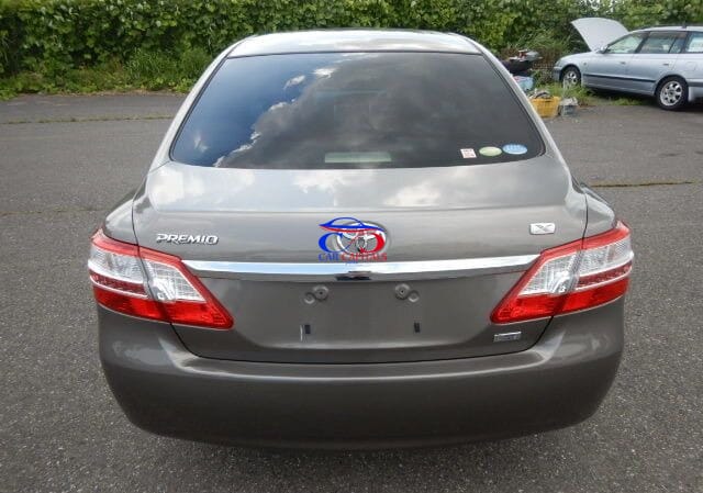 TOYOTA PREMIO 2010