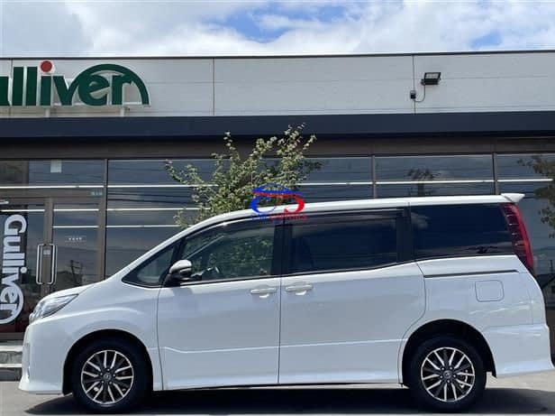 Toyota Noah 2014