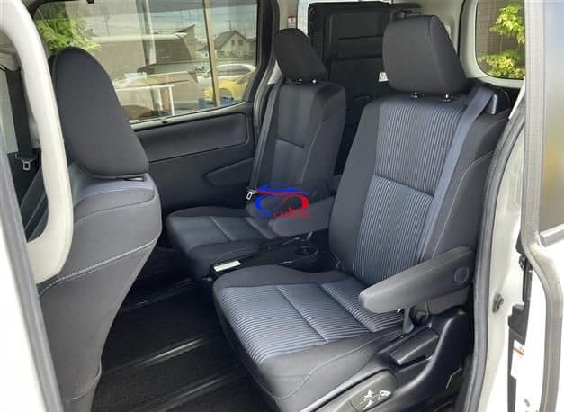 Toyota Noah 2014