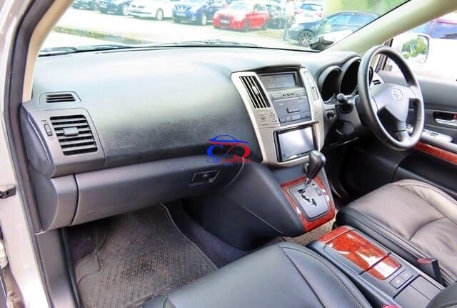 TOYOTA HARRIER 2010
