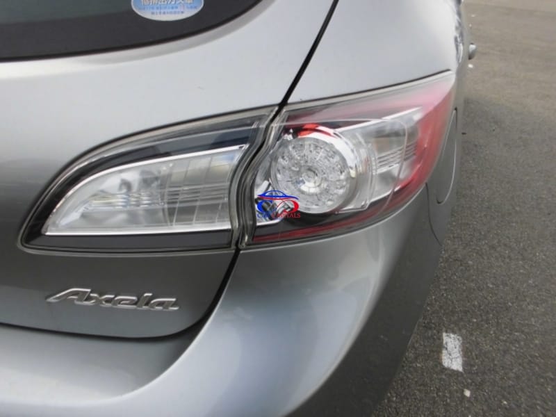 MAZDA AXELA SPORT