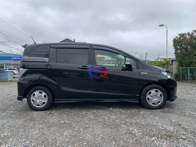HONDA FREED SPIKE
